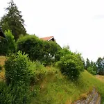 アパート With Enchanting Hill View *