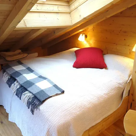 With Enchanting Hill View Appartement