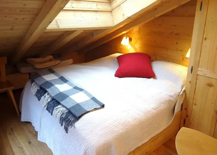 With Enchanting Hill View Διαμέρισμα