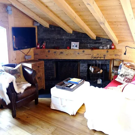 With Enchanting Hill View 아파트